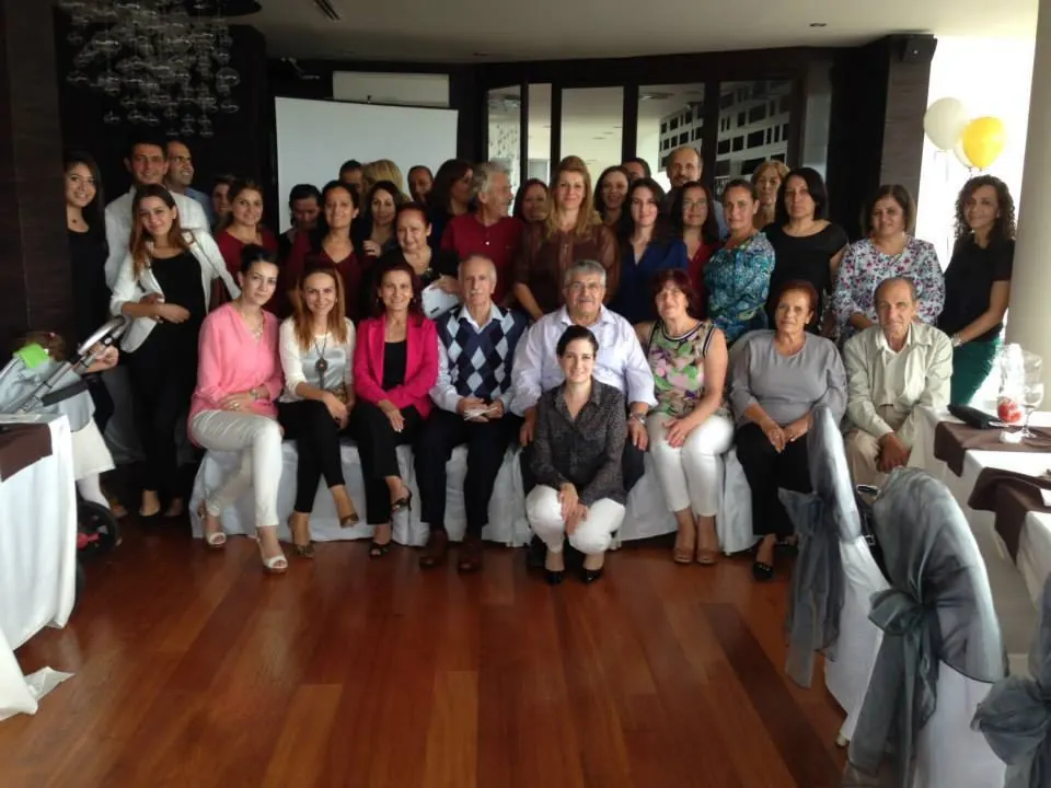 The extended Eminağa and Tomgűsehan families gathered together